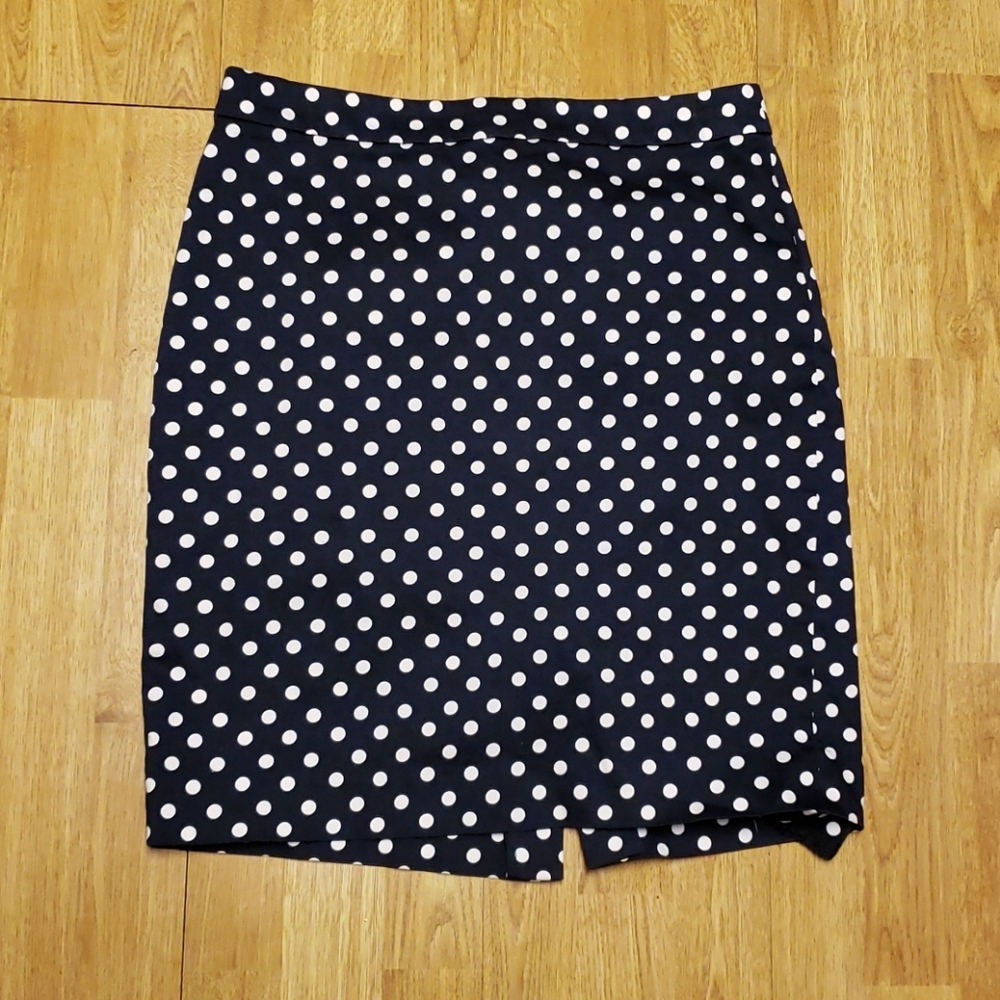J crew pencil skirt navy with white polka dots 8